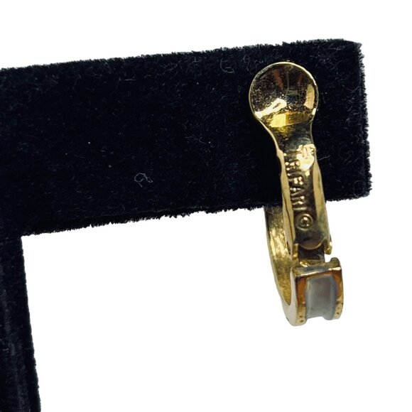 Crown Trifari Gold Tone And White Enamel Hoop Clip On Earrings Signed (5231) - Picture 5 of 5